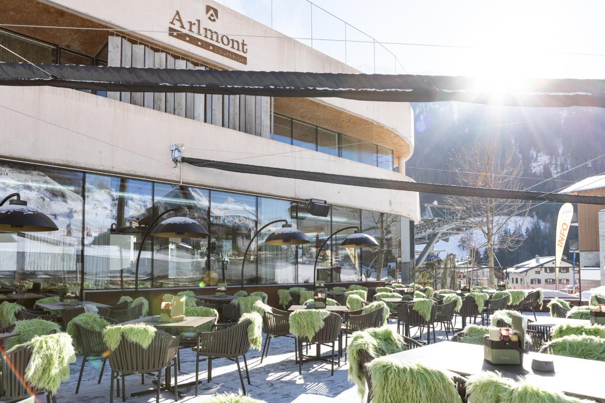 Hotel Arlmont 4 Stern Superior ซังคท์อันทอนอัมอาร์ลแบร์ก ภายนอก รูปภาพ