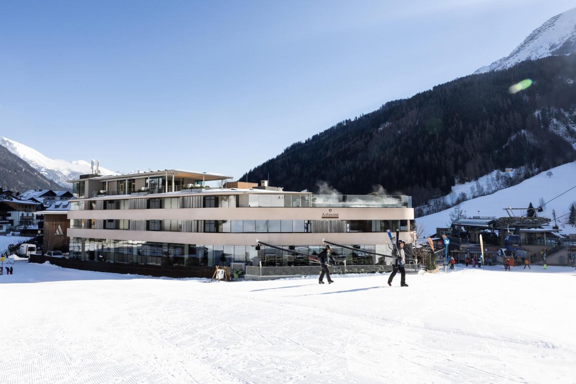 Hotel Arlmont 4 Stern Superior ซังคท์อันทอนอัมอาร์ลแบร์ก ภายนอก รูปภาพ